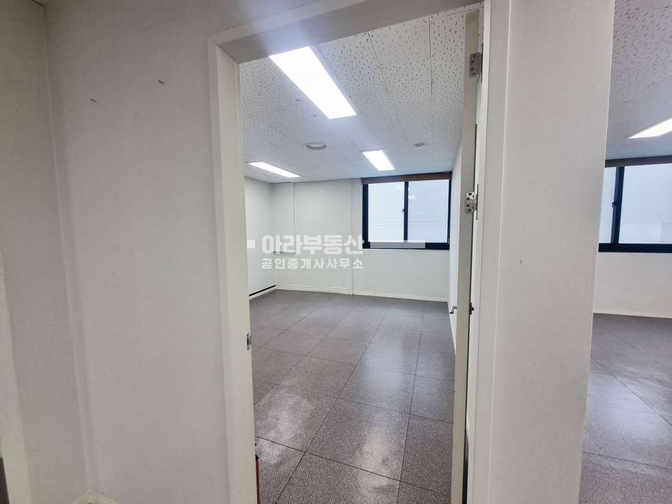 서울 성동구 성수동2가 동일로 대로변 가성비 사무실 월세 매물번호 10057 사진 4