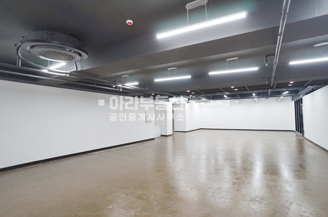 서울 성동구 성수동2가 층고 3.5m,관리 잘된 건물내외관 월세 매물번호 10215 사진 4