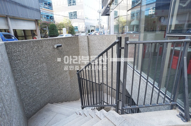 서울 성동구 성수동2가 층고 3.5m,관리 잘된 건물내외관 월세 매물번호 10215 사진 10
