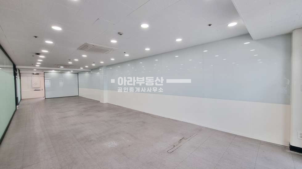 서울 성동구 성수동1가 뚝섬역세권 인테리어 사무실 월세 매물번호 10077 사진 3