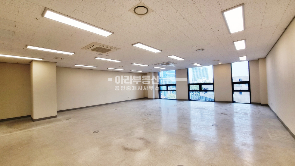 서울 성동구 성수동1가 13-189 (Metamorpho(지식산업센터)) 외관좋은 지식산업센터 코너호실 월세 매물번호 10401 사진 1