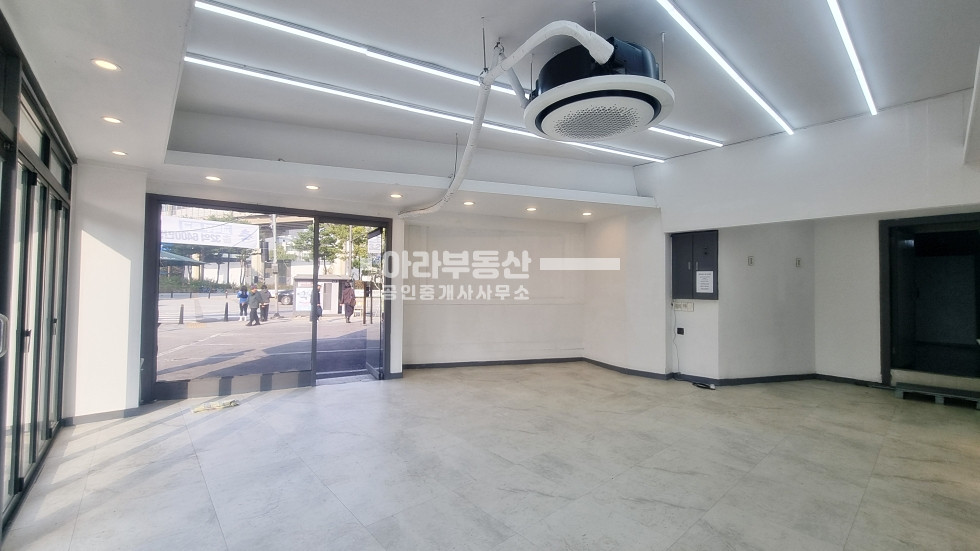 서울 성동구 성수동1가 서울숲길 사거리 대로변 코너 팝업 월세 매물번호 10410 사진 4