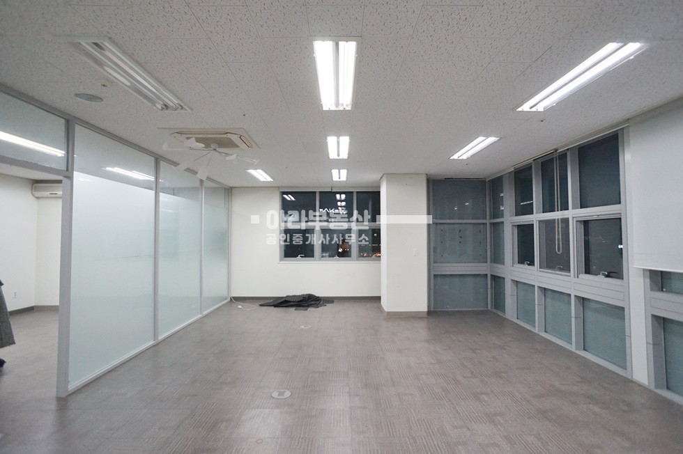 서울 성동구 성수동2가 323 (서울숲 드림타워) 성수동 카페거리 지식산업센터 월세 매물번호 10487 사진 2