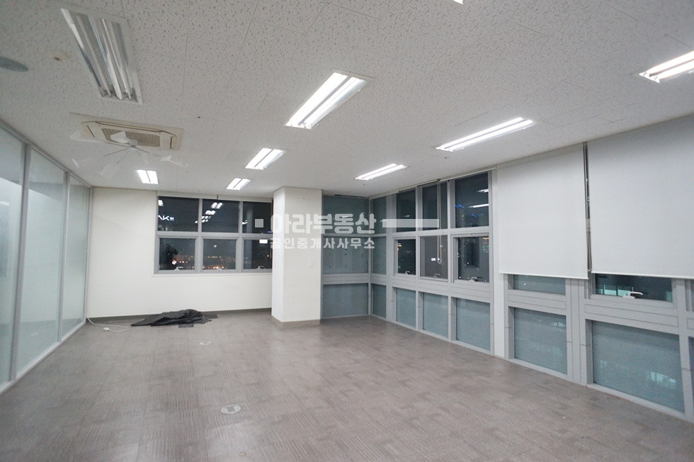 서울 성동구 성수동2가 323 (서울숲 드림타워) 성수동 카페거리 지식산업센터 월세 매물번호 10487 사진 3