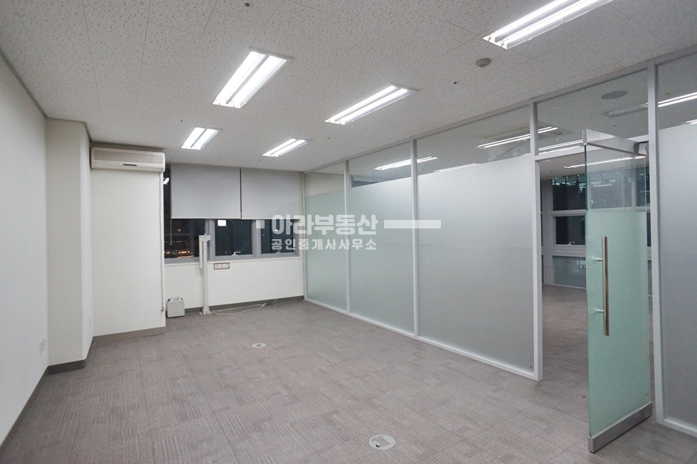 서울 성동구 성수동2가 323 (서울숲 드림타워) 성수동 카페거리 지식산업센터 월세 매물번호 10487 사진 4