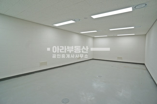 서울 성동구 성수동2가 성수SKV1CENTERII동 SKV1센터 2동 지하창고 월세 매물번호 10406 사진 2