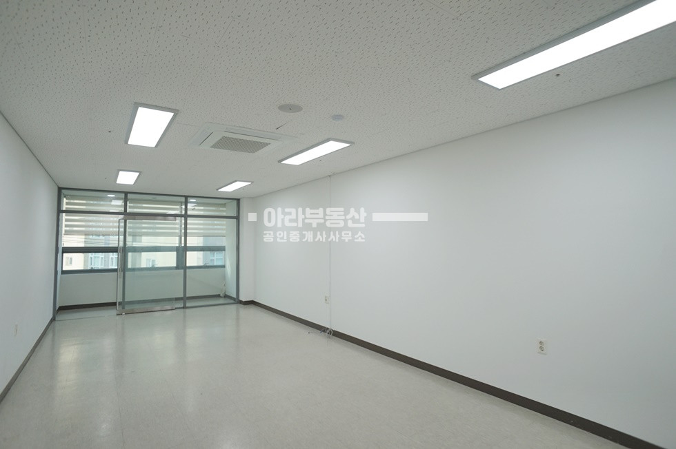 서울 성동구 성수동1가 뚝섬역세권 지식산업센터 동진IT 월세 매물번호 10572 사진 3