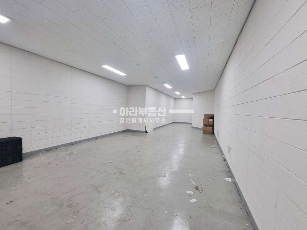 서울 성동구 성수동2가 성수SKV1CENTERI동 성수동 동일로 대로변 지식산업센터 지하1층 창고 월세 매물번호 10040 사진 2