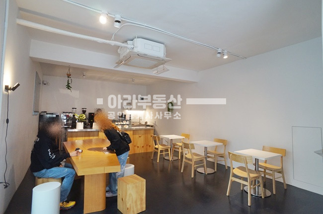 서울 성동구 성수동1가 가시성 좋은 코너 카페 월세 매물번호 10201 사진 1