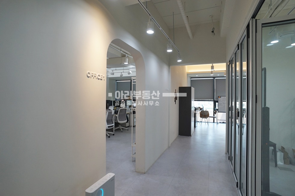 서울 성동구 성수동1가 13-17 화이트 노출형 인테리어 디자인 공간 월세 매물번호 10788 사진 6