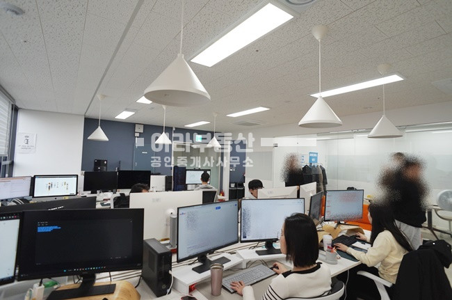 서울 성동구 성수동2가 성수SKV1CENTERI동 성수동 랜드마크 SKV1센터 룸2개 인테리어 사무실 월세 매물번호 10702 사진 5