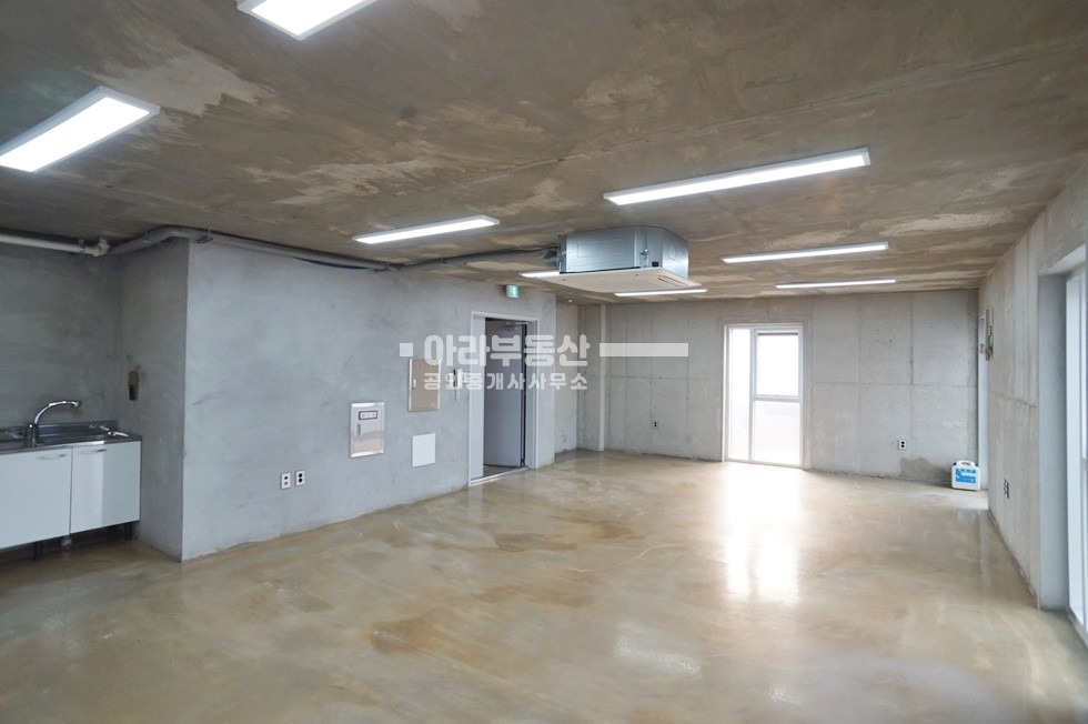 서울 성동구 성수동1가 656-115 서울숲역 도보5분,노출형 인테리어 디자인건물내외관 월세 매물번호 10717 사진 4
