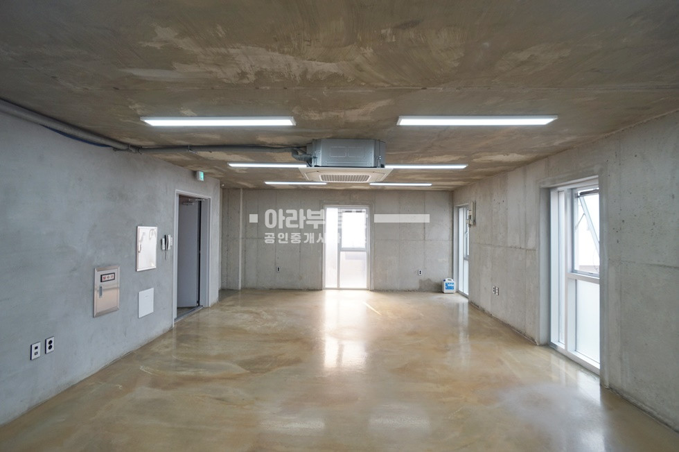 서울 성동구 성수동1가 656-115 서울숲역 도보5분,노출형 인테리어 디자인건물내외관 월세 매물번호 10717 사진 5