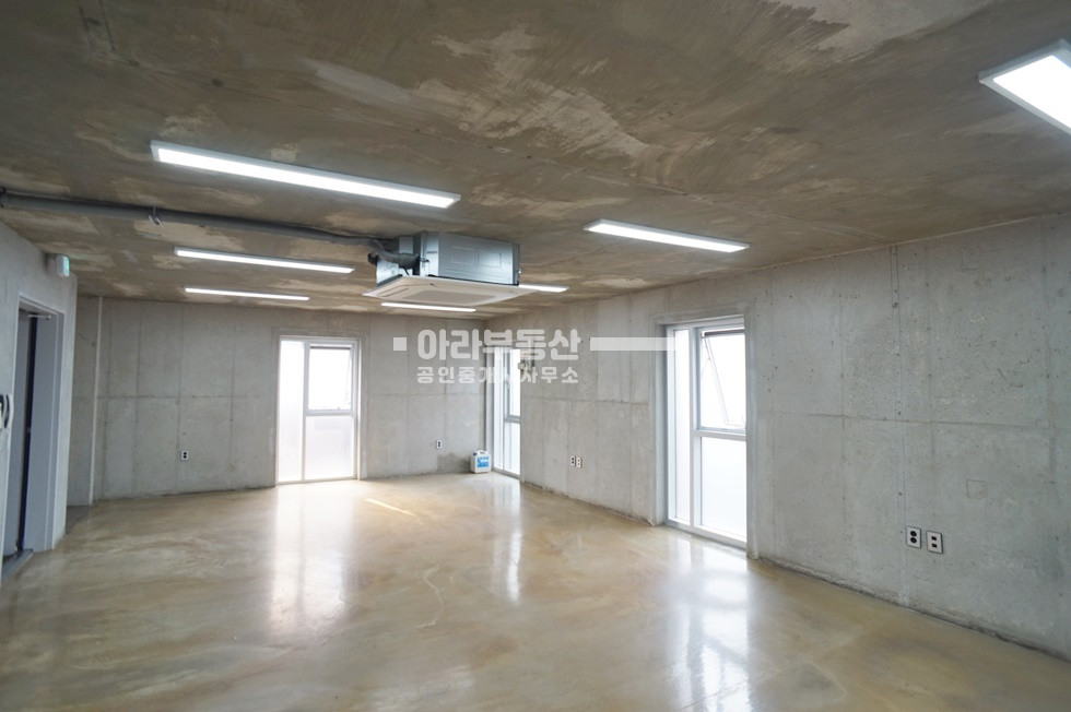 서울 성동구 성수동1가 656-115 서울숲역 도보5분,노출형 인테리어 디자인건물내외관 월세 매물번호 10717 사진 6