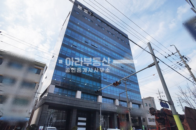 서울 성동구 성수동1가 대로변 성수동 랜드마크 대형 사무실 월세 매물번호 10523 사진 1