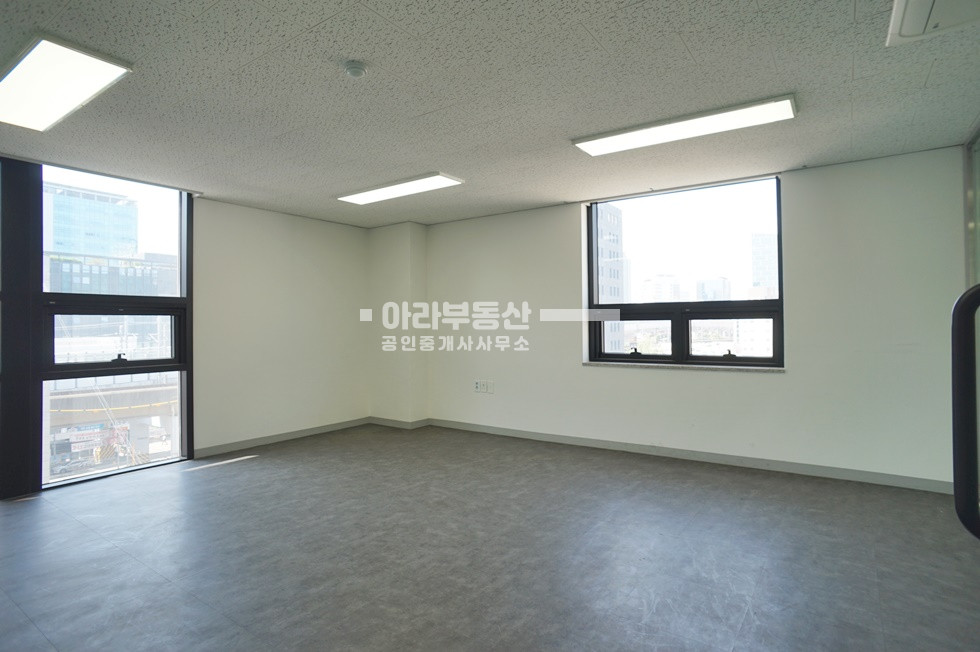 서울 성동구 성수동2가 289-14, 6층 성수역 도보2분 룸4개 가시성 좋은 사무실 월세 매물번호 10736 사진 7