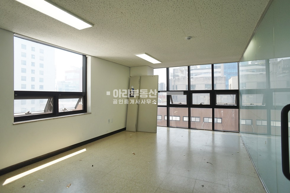 서울 성동구 성수동2가 289-14, 6층 성수역 도보2분 룸4개 가시성 좋은 사무실 월세 매물번호 10736 사진 8