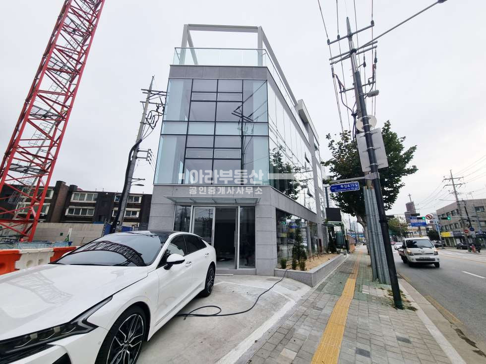 서울 성동구 성수동2가 젠틀몬서터인근 상가 통임대 월세 매물번호 10056 사진 1