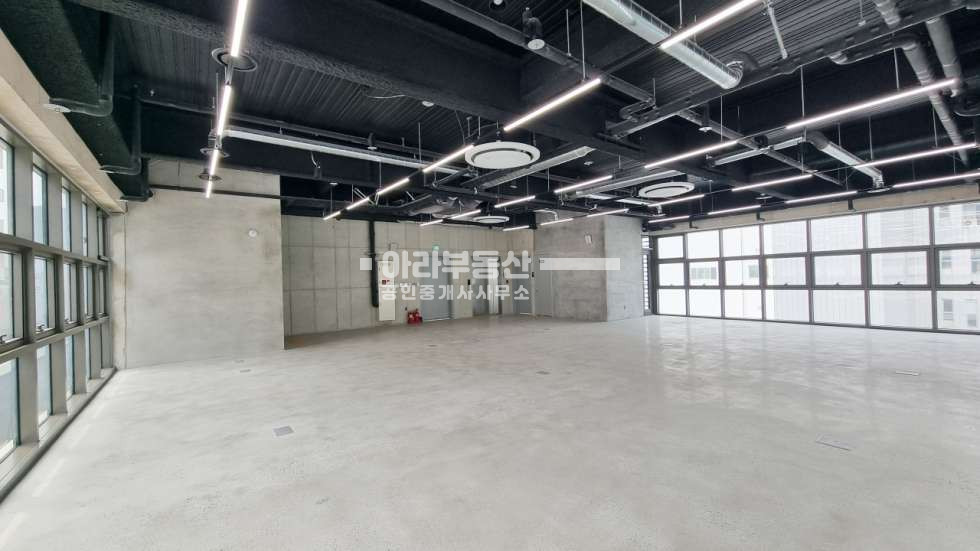 서울 성동구 성수동2가 279-55 성수동 신축 오픈형 천정 3면 통유리사무실 월세 매물번호 10132 사진 6