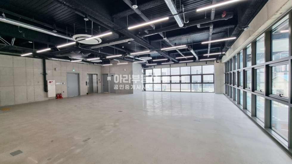 서울 성동구 성수동2가 성수동 디자인 이쁜 외관 건물 사무실 월세 매물번호 10129 사진 6