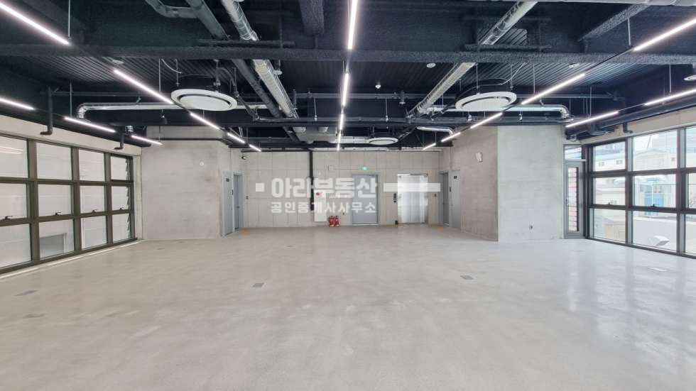 서울 성동구 성수동2가 성수동 디자인 이쁜 외관 건물 사무실 월세 매물번호 10129 사진 7