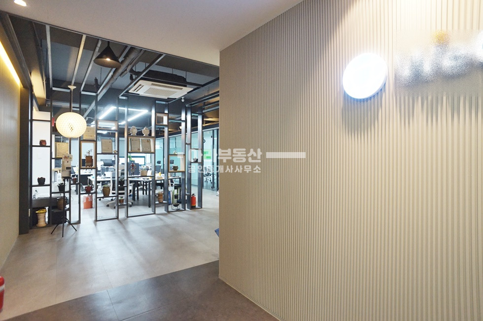 서울 성동구 성수동2가 280-13 (삼환디지털벤처타워) 삼환디지털벤처타워동 룸3개,코너호실,발코니 확장으로 실70평 사용 매매 매물번호 10811 사진 15