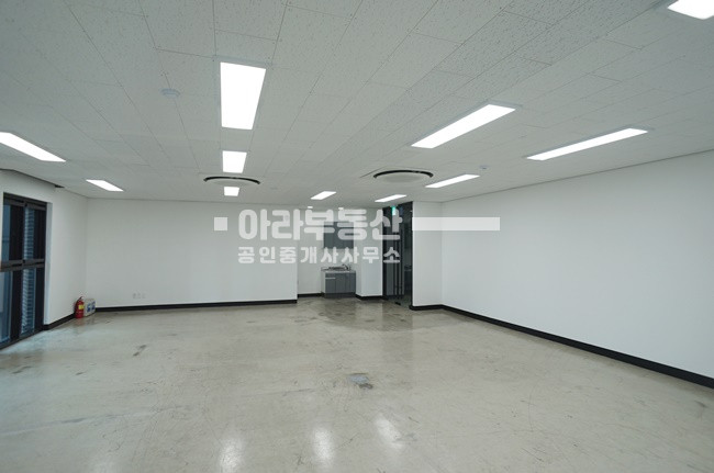 서울 성동구 성수동2가 281-2 관리 잘된 건물내외관 개끗한 사무실 월세 매물번호 10219 사진 7
