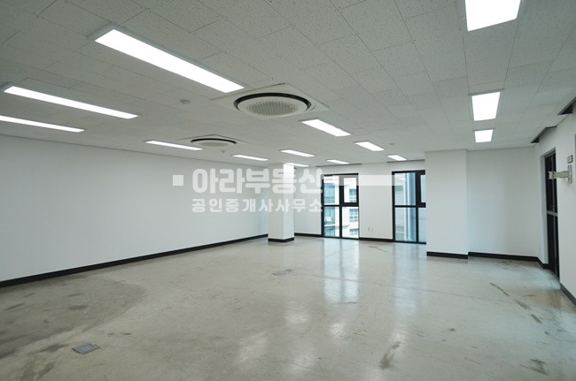 서울 성동구 성수동2가 281-2 관리 잘된 건물내외관 개끗한 사무실 월세 매물번호 10219 사진 8