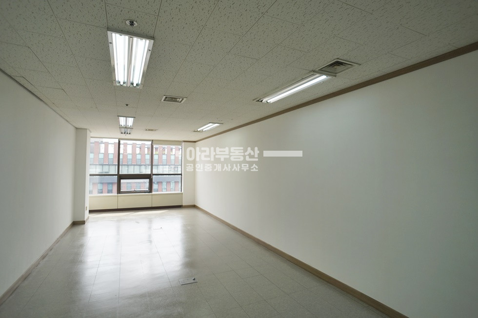 서울 성동구 성수동2가 성수역 1분거리 대로변 지식산업센터 월세 매물번호 10813 사진 1