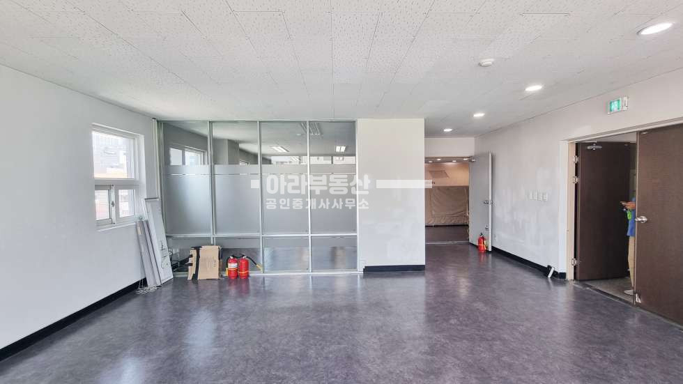 서울 성동구 성수동2가 성수동 연무장길 라인 사무실 월세 매물번호 10045 사진 4