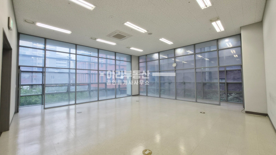 서울 성동구 성수동1가 서울숲 AK밸리 지식산업센터 월세 매물번호 10812 사진 1