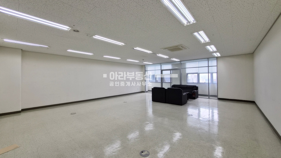 서울 성동구 성수동2가 323 (서울숲 드림타워) 성수동 카페거리 지식산업센터 월세 매물번호 10600 사진 1