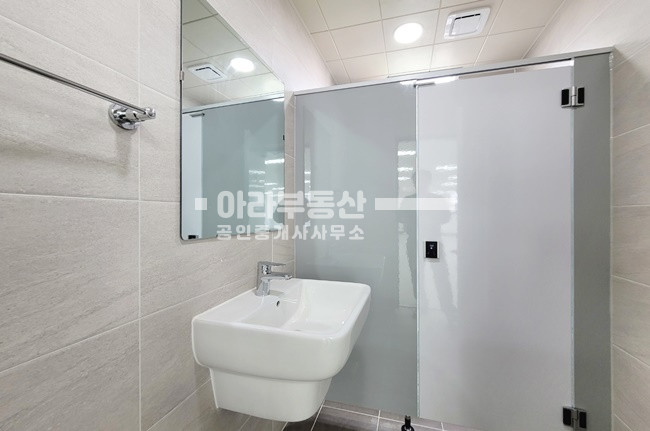 서울 성동구 성수동1가 14-31 뚝섬역 역세권 오피스 상권 사무실,상가 월세 매물번호 10604 사진 4