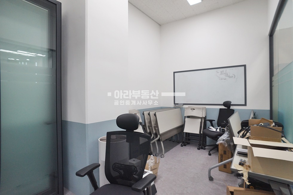 서울 성동구 성수동1가 룸4개 층고 높은 지삭산업센터 ,발코니 확장으로 45평 사용 월세 매물번호 10509 사진 6