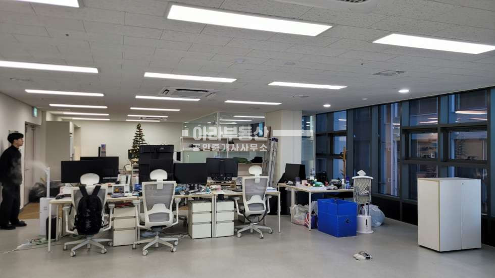서울 성동구 성수동2가 289-18 (서울숲 코리아IT센터) 코리아 IT 지식산업센터 룸1개 월세 매물번호 10825 사진 3