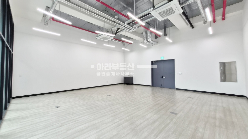 서울 성동구 성수동1가 층고 4.5m 오픈형 지식산업센터 월세 매물번호 10799 사진 6