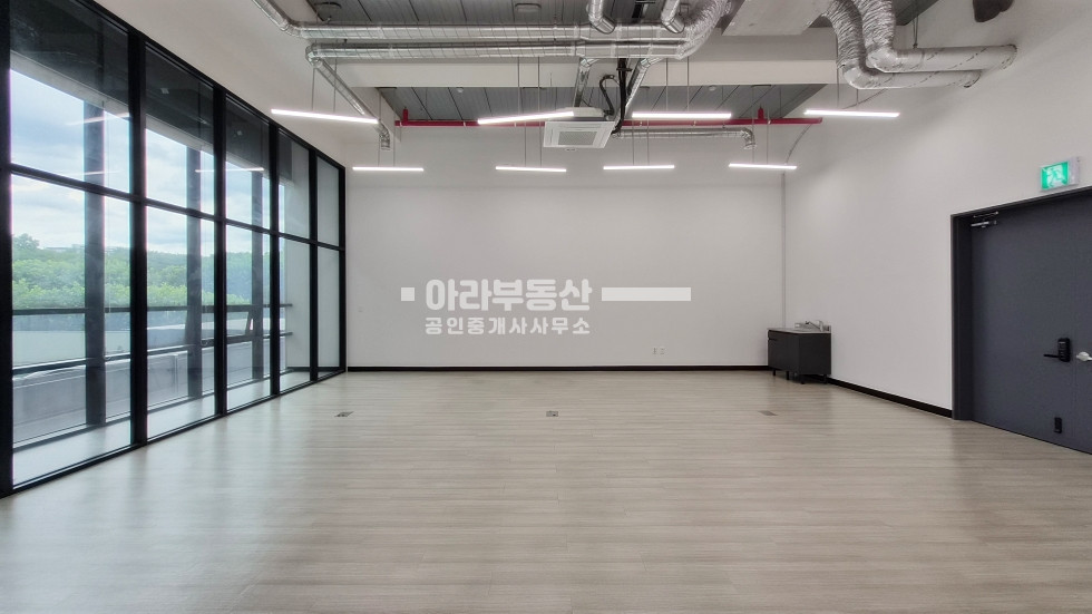 서울 성동구 성수동1가 층고 4.5m 오픈형 지식산업센터 월세 매물번호 10799 사진 7