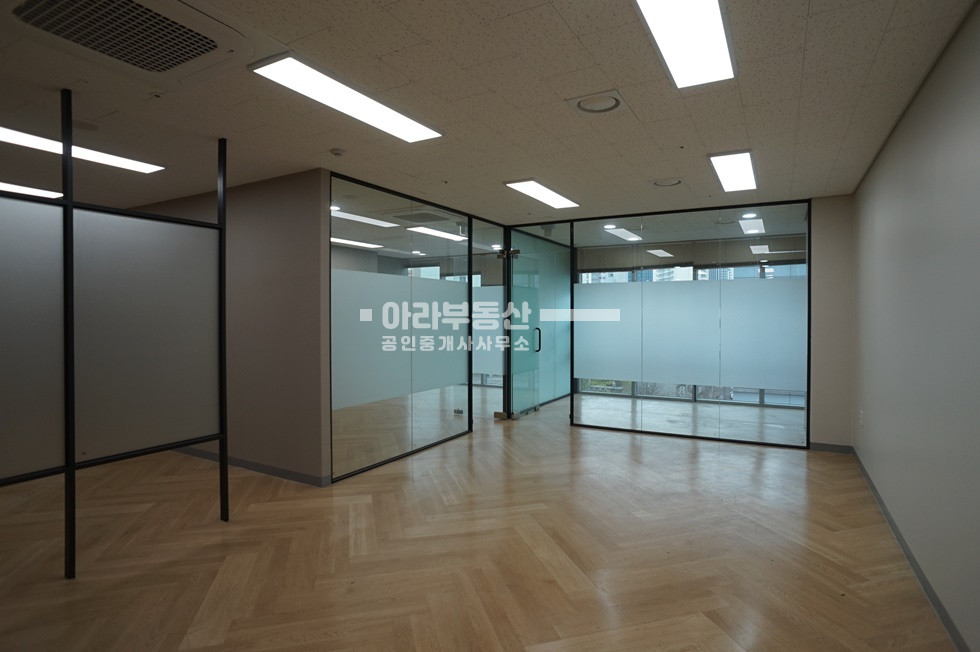 서울 성동구 성수동1가 룸2개 고급 우드스타일 인테리어 월세 매물번호 10893 사진 1