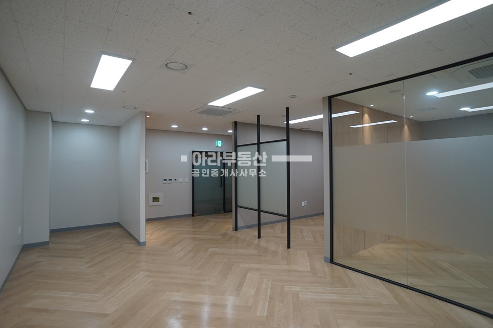 서울 성동구 성수동1가 룸2개 고급 우드스타일 인테리어 월세 매물번호 10893 사진 3
