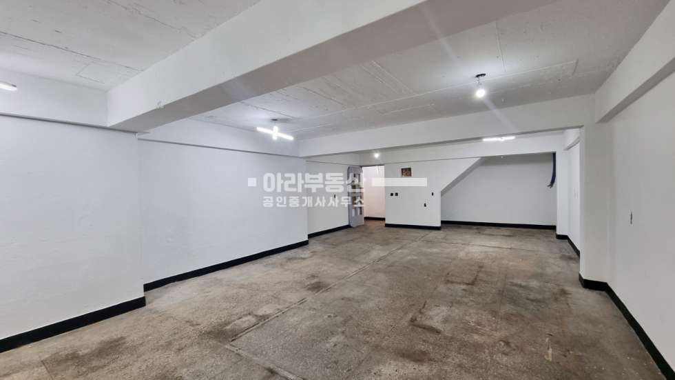 서울 성동구 성수동2가 월세 저렴한 지하 상가 월세 매물번호 10102 사진 3