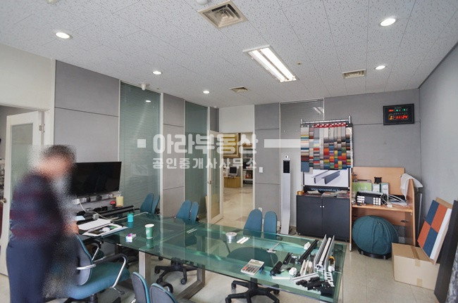 서울 성동구 성수동2가 281-16 (일신건영휴먼테코) 룸2개,탕비실,실입주가능 저렴한 사무실 매매 매물번호 10120 사진 3
