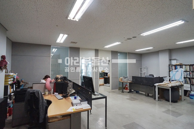 서울 성동구 성수동2가 281-16 (일신건영휴먼테코) 룸2개,탕비실,실입주가능 저렴한 사무실 매매 매물번호 10120 사진 5