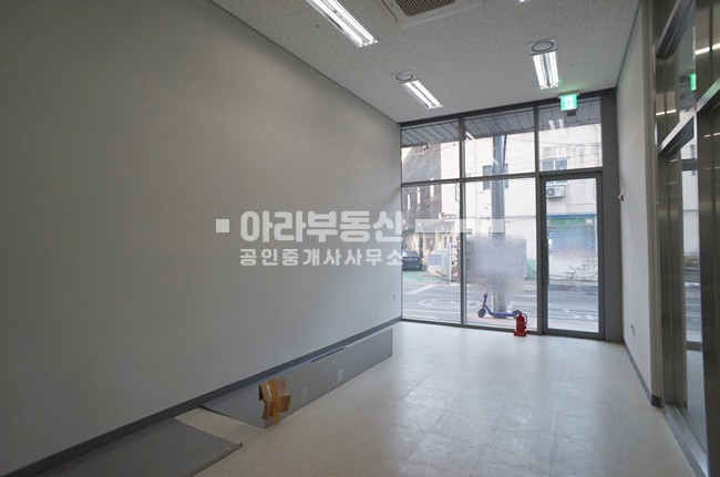 서울 성동구 성수동1가 지식산업센터 1층 상가 월세 매물번호 10235 사진 2