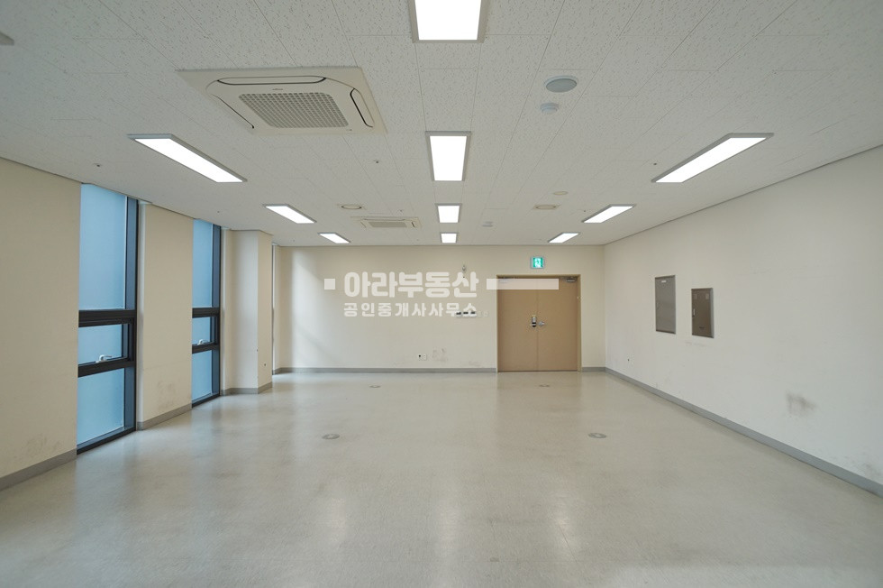서울 성동구 성수동1가 13-189 (Metamorpho(지식산업센터)) 외관좋은 지식산업센터 코너호실 월세 매물번호 10222 사진 5