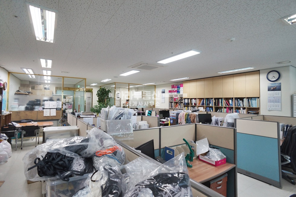서울 성동구 성수동2가 성수역 도보5분거리 카페거리 룸4개 지식산업센터 실입주가능 매매 매물번호 10165 사진 4